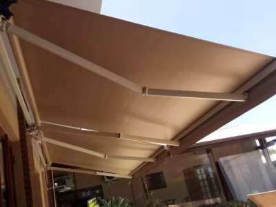 toldo articulado em Campinas